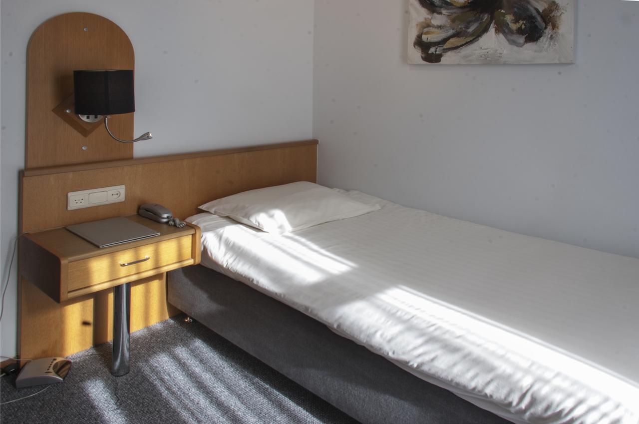 Hotel & Appartementen Royal Sas van Gent Extérieur photo