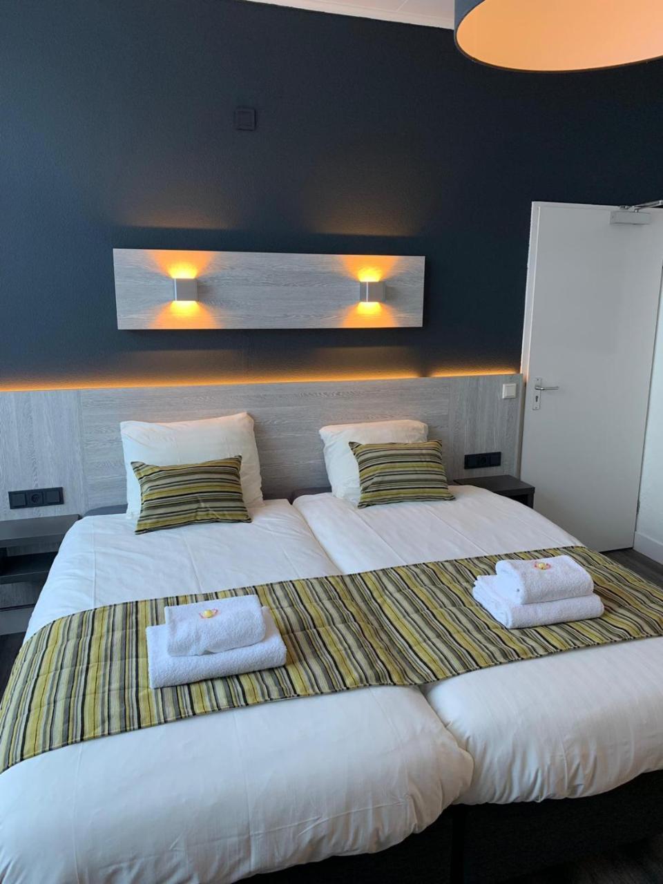 Hotel & Appartementen Royal Sas van Gent Extérieur photo